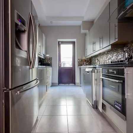 Guestready - Lovely Base Near Oscar Wilde's House Semesterbostad *