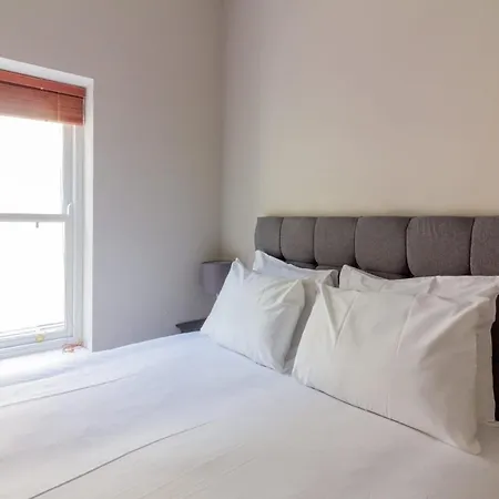 Prázdninový dům Guestready - Lovely Base Near Oscar Wilde's House